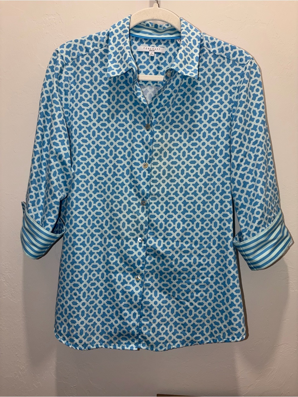 Foxcroft Women’s Blue Geometric Button-Down Shirt blouse wrinkle free 12